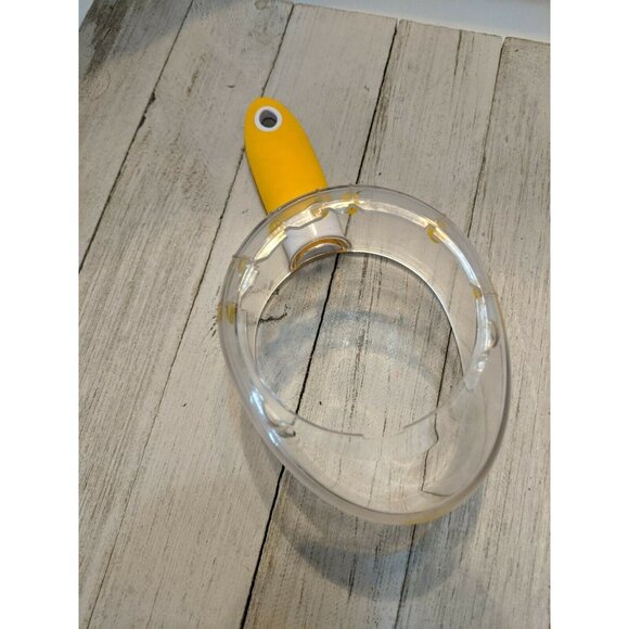 Adjustable Wilton 1/8 Cup to 1 Cup Measuring Scoop Cup Yellow - Picture 6 of 9